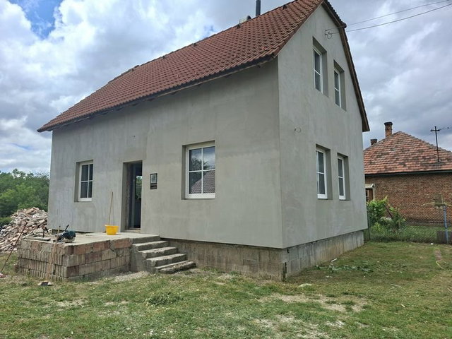 Eladó családi ház, Ercsiben 37.99 M Ft, 4 szobás