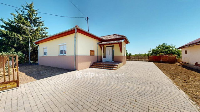 Eladó családi ház, Ököritófülpösön 32.5 M Ft, 3 szobás