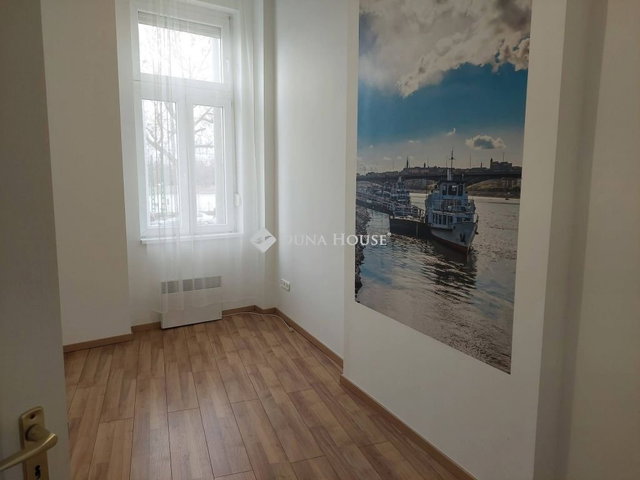 Kiadó iroda, Budapesten, II. kerületben 575 E Ft / hó, 8 szobás