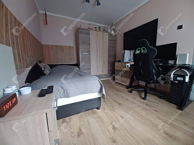 Eladó családi ház, Debrecenben 61.9 M Ft, 5 szobás