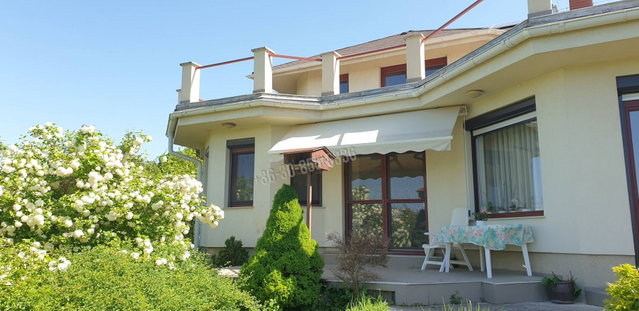 Eladó családi ház, Budakeszin 290 M Ft, 5 szobás
