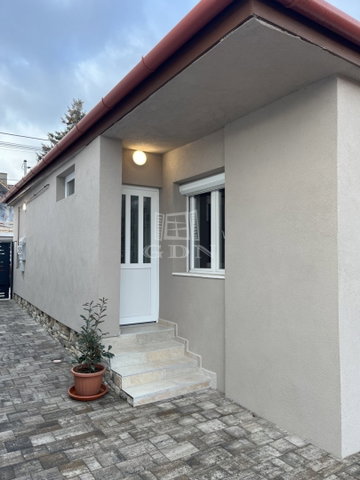 Eladó családi ház, Veszprémben 119.9 M Ft, 4 szobás