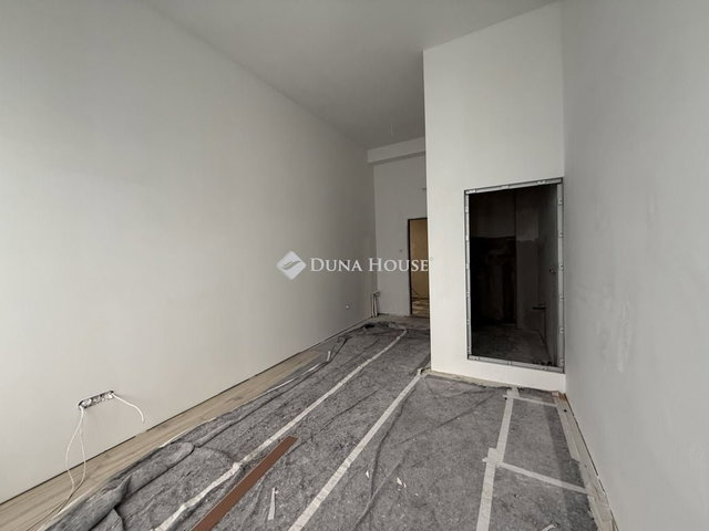 Eladó téglalakás, Budapesten, XXI. kerületben 25 M Ft, 1 szobás