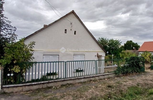 Eladó családi ház, Szentgáloskéren 12.7 M Ft, 1 szobás