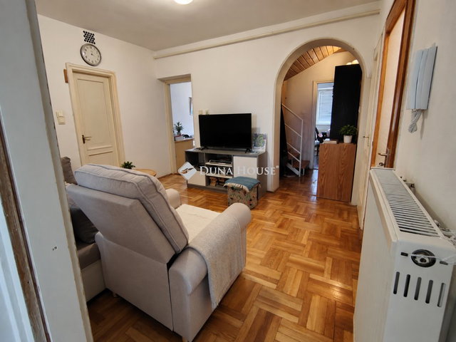 Eladó téglalakás, Szegeden 114 M Ft, 5 szobás