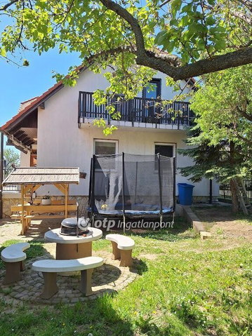 Eladó családi ház, Csopakon 249 M Ft, 10 szobás