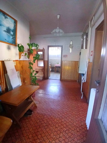 Eladó családi ház, Veszprémben 85 M Ft, 6 szobás