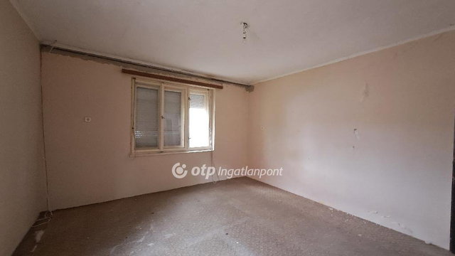 Eladó családi ház, Kenderesen 8.6 M Ft, 2 szobás