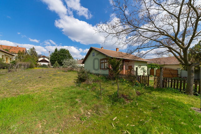 Eladó családi ház, Mogyoródon 109.9 M Ft, 3 szobás