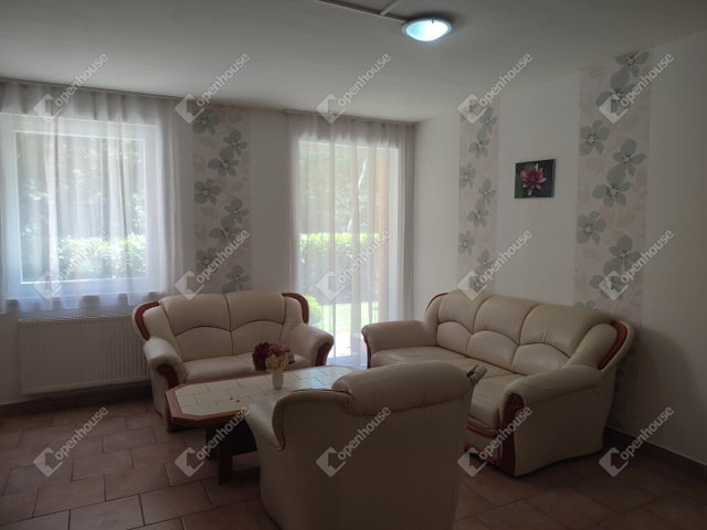 Kiadó téglalakás, albérlet, Tatán 560 E Ft / hó, 4 szobás