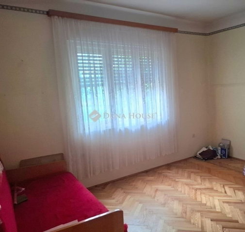 Eladó családi ház, Szegeden 58 M Ft, 2 szobás