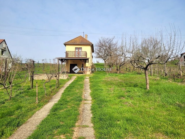 Eladó nyaraló, Mohácson 13.9 M Ft, 2 szobás