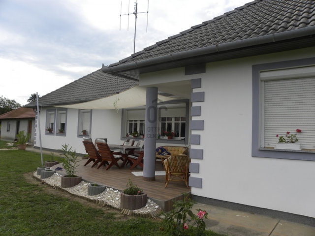 Eladó családi ház, Versenden 75 M Ft, 3 szobás
