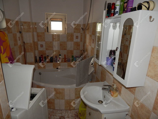 Eladó családi ház, Kaposváron 49 M Ft, 5 szobás