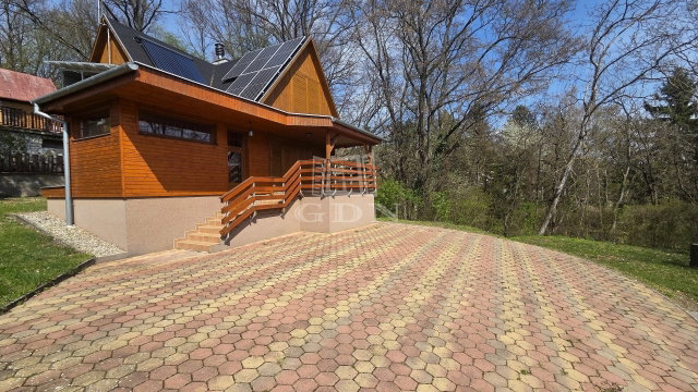 Eladó nyaraló, Esztergomban 119 M Ft, 2+2 szobás