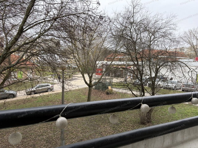 Eladó panellakás, Tatabányán 29.45 M Ft, 1 szobás