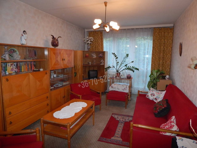 Eladó panellakás, Tatabányán 40.5 M Ft, 2 szobás