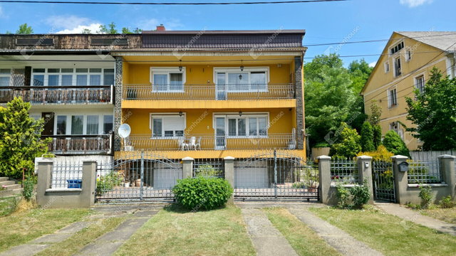 Eladó családi ház, Miskolcon 139.9 M Ft, 7 szobás