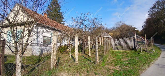 Eladó családi ház, Alsónemesapátiban 10.5 M Ft, 1 szobás