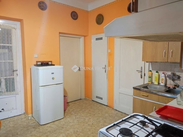 Eladó családi ház, Vecsésen 92 M Ft, 4 szobás
