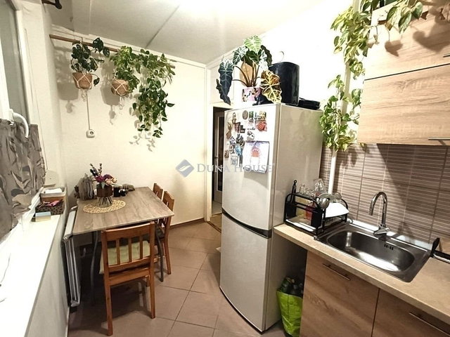 Eladó panellakás, Kecskeméten 50 M Ft, 3 szobás