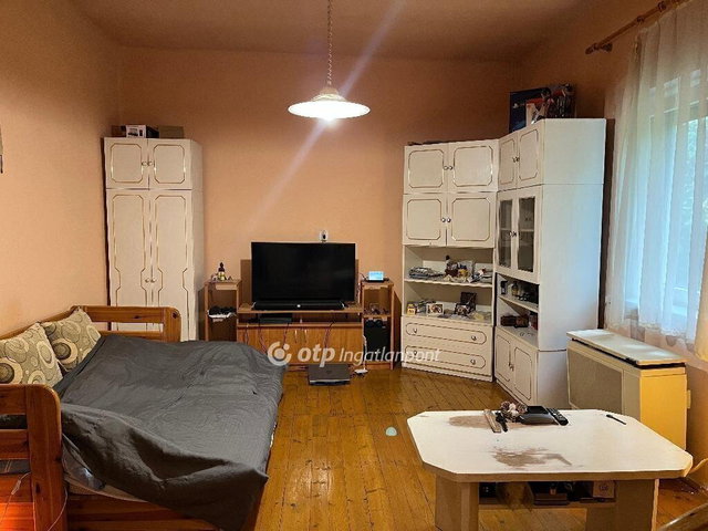 Eladó családi ház, Egercsehiben 9.9 M Ft, 1 szobás