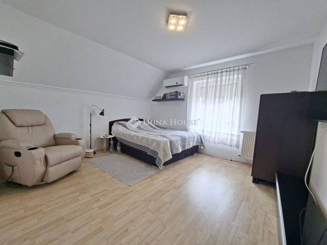 Eladó családi ház, Sülysápon 112 M Ft, 5 szobás