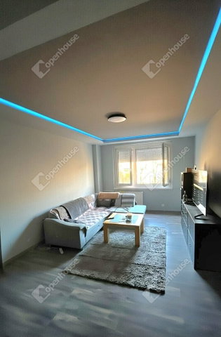 Eladó panellakás, Győrött 59.99 M Ft, 2 szobás