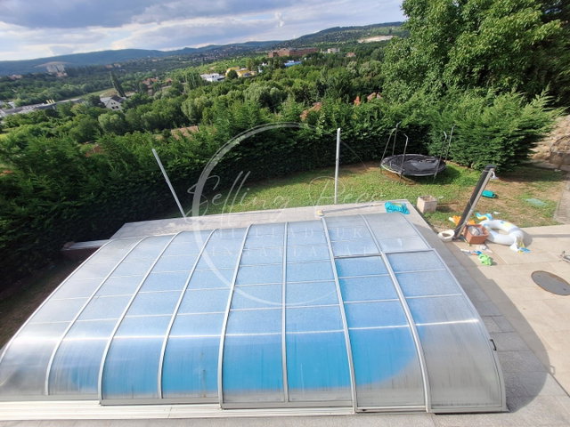 Eladó családi ház, Pécsett 140 M Ft, 1+3 szobás