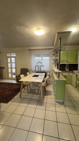 Eladó családi ház, Pécsett 115 M Ft, 6 szobás