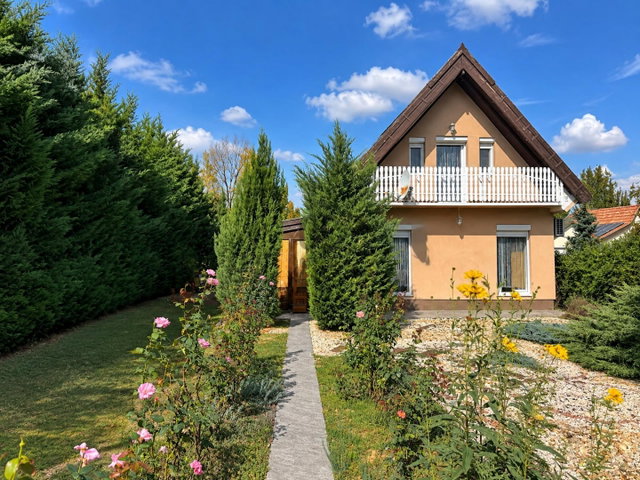 Eladó családi ház, Szolnokon 55 M Ft, 2 szobás