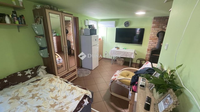 Eladó családi ház, Győrött 29.5 M Ft, 2 szobás