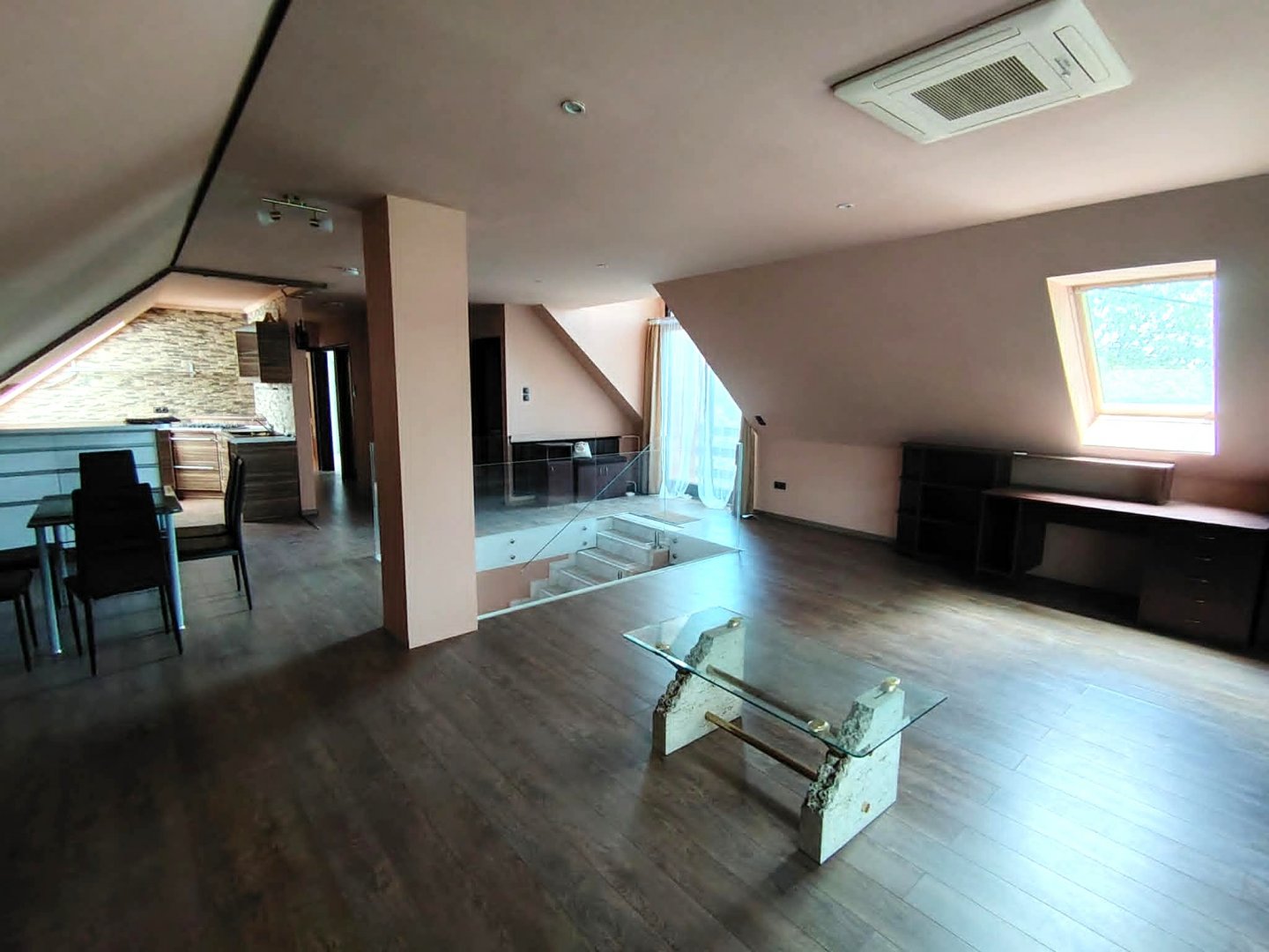 3 bed · 110m² · 250.000 ft
