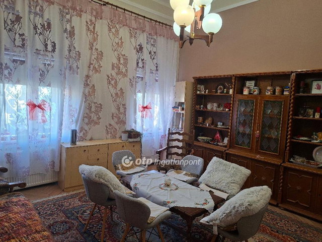 Eladó téglalakás, Szegeden 55 M Ft, 1 szobás