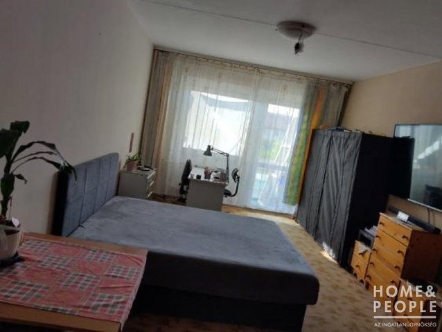 Eladó téglalakás, Szegeden 56 M Ft, 2 szobás