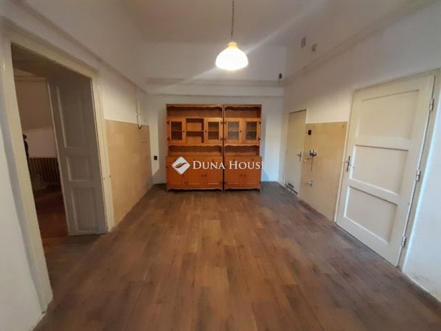 Eladó téglalakás, Békéscsabán 39 M Ft, 2 szobás