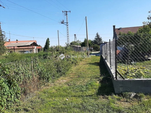 Eladó telek, Baracskán 13 M Ft / költözzbe.hu