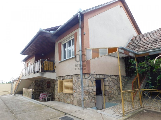 Eladó családi ház, Tápiószentmártonon 64 M Ft, 3 szobás