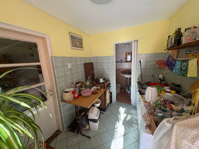 Eladó családi ház, Sümegen 10.5 M Ft, 1 szobás