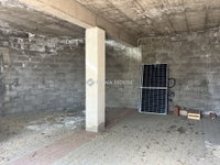 Eladó családi ház, Bólyban 220 M Ft, 9 szobás
