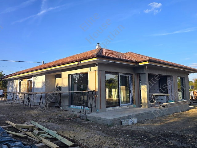 Eladó családi ház, Érden 299.9 M Ft, 4 szobás