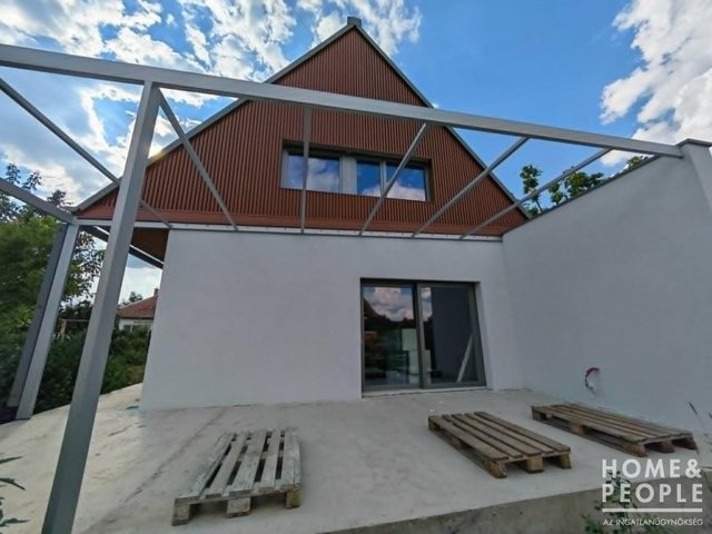 Eladó családi ház, Szegeden 158.999 M Ft, 4 szobás