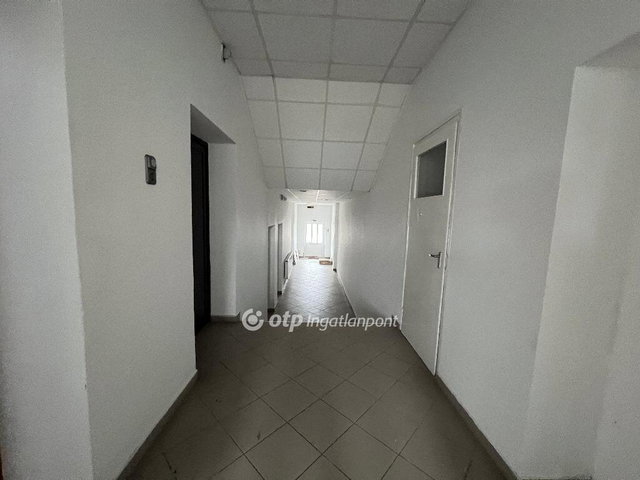 Eladó ipari ingatlan, Salgótarjánban 249.9 M Ft