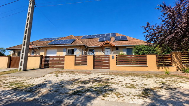 Eladó ikerház, Kistarcsán, Homok dűlőn 139.9 M Ft, 5 szobás