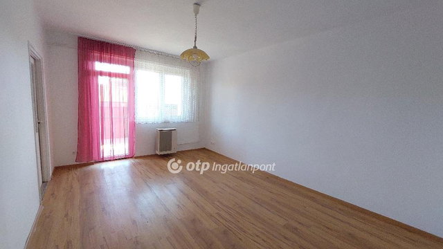 Eladó téglalakás, Kisújszálláson 36 M Ft, 2 szobás