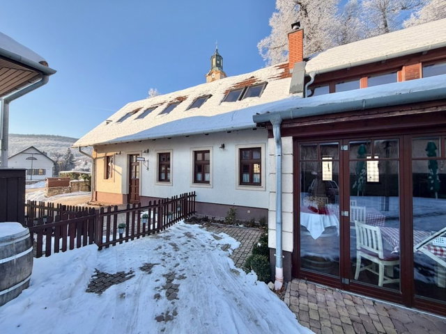 Eladó üzlethelyiség, Nagykovácsiban 299 M Ft