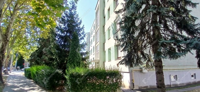 Eladó téglalakás, Zalaegerszegen 39.9 M Ft, 2 szobás