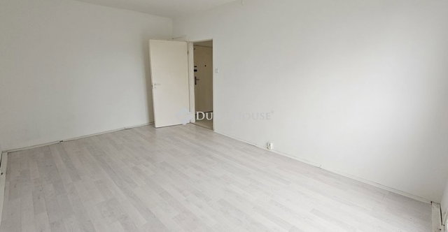 Eladó panellakás, Pécsett 30.4 M Ft, 2 szobás