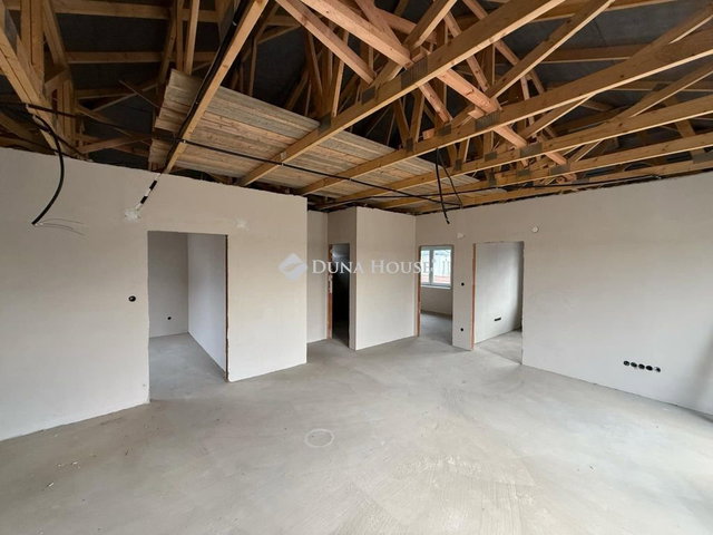 Eladó családi ház, Mosonmagyaróváron 81.99 M Ft, 4 szobás