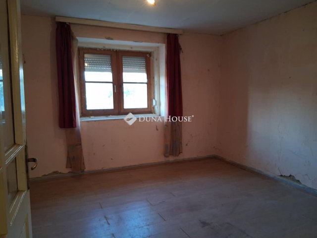 Eladó családi ház, Magyarkeszin 7.9 M Ft, 2 szobás